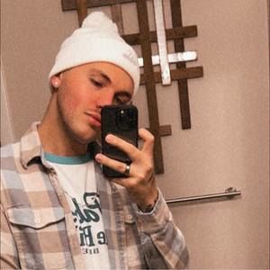 Meet your Posher, Dustin